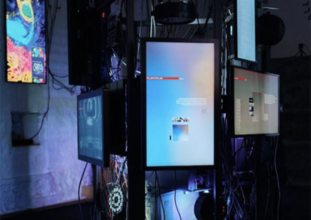 Коллективная выставка цифрового искусства «Несводимость» в большом зале арт-пространства «КУБ»