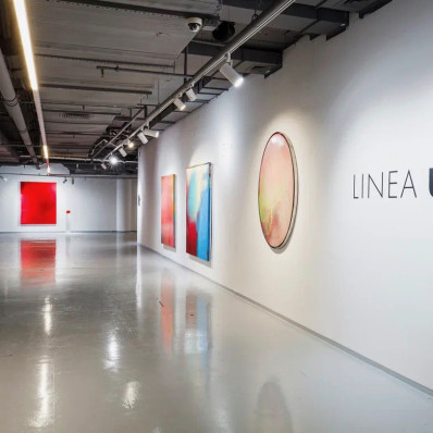 Встреча с художником Андреем Волковым и авторская экскурсия по его выставке Linea Uno