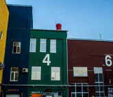 Перформанс Анастасии Ивановой и экскурсия Михаила Сидлина по мастерской Валерия Чтака и чердаку «Фабрики» с работой Елены Шаргановой